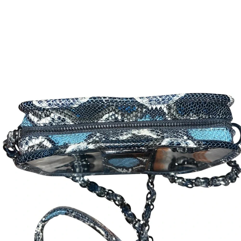 Kelly Wynne Elegant Blue and Black Crossbody Bag